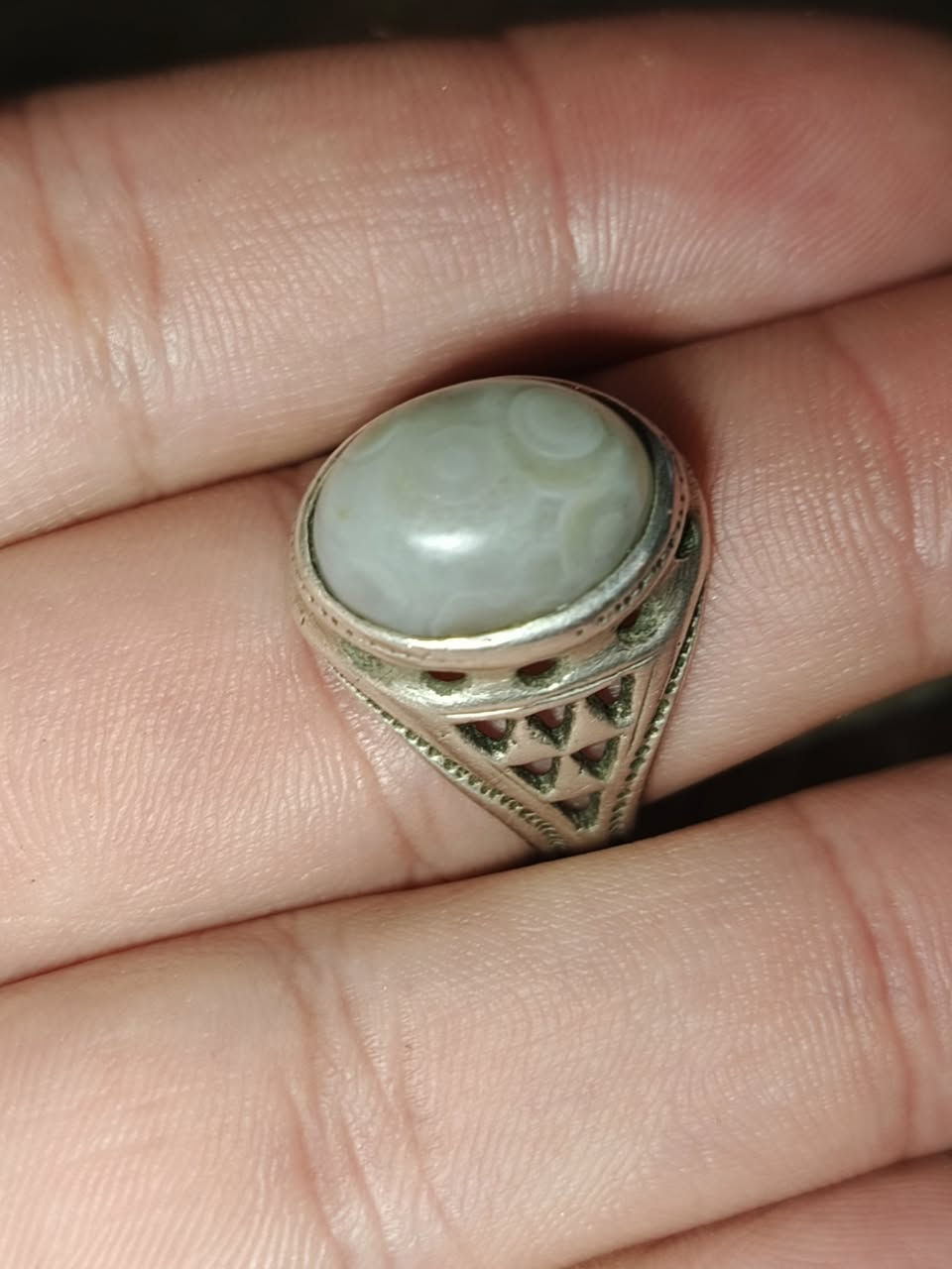 خواتم خامات سليماني طبيعية اصلي ذمة صياغة يدوية مرتبة فضة ٩٢٥ اسعار جدا مناسبة❤
حجز وتفاصيل أكثر خاص او واتساب ***********🌹
وموجود عندي كل انواع الاحجار والمحابس الفضة والنحاس.
