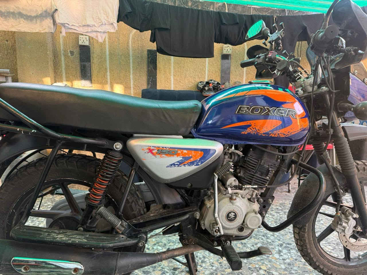 سلام عليكم بوكسر للبيع موديل ٢٠٢١ درجه مرقمه بغداد الدراجه مكفوله كفاله عامه مال بيت ما مشتغله دلفري ماشيه 47  مكاني بغداد الدوره سعرهة 2100وبيهة مجال رقمي *********** رقمي الثاني *********** بي بس وتساب
