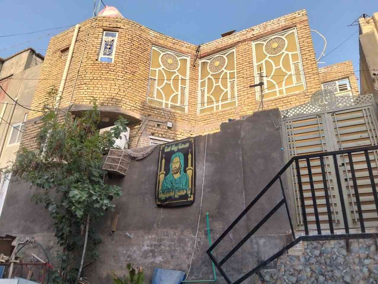 دار للبيع طابو صرف مساحه 150متر بل ثوره خلف مجمع حور العين بناء حديث الطابق الارضي غرفتين صاله مطبخ استقبال صحيات مناور الطابق الثاني شقه معزوله عدد الغرف 3صاله صحيات البيت بناء حديث جميع الخدمات الشارع تبليط السعر خاص البيت تحفه
دار للبيع طابو صرف مساحه 150متر بل ثوره خلف مجمع حور العين بناء حديث الطابق الارضي غرفتين صاله مطبخ استقبال صحيات مناور الطابق الثاني شقه معزوله عدد الغرف 3صاله صحيات البيت بناء حديث جميع الخدمات الشارع تبليط السعر خاص البيت تحفه  رقم الهاتف *********** واتساب
