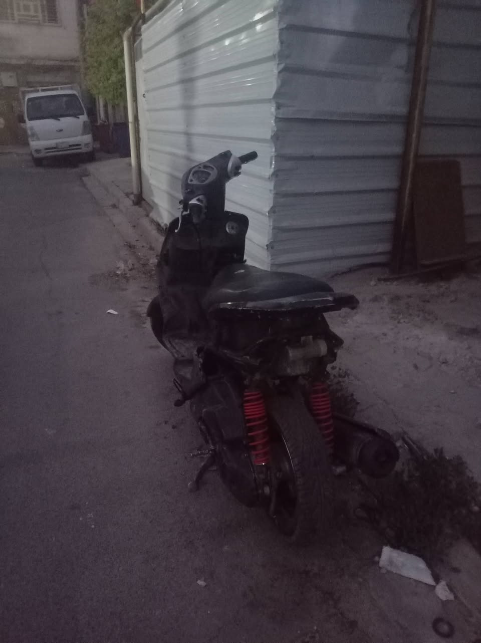 كوم حديد شغاله نكره سلف وهندر بكل وقت بس بيه صوت بل مكينه 200 كوم حديد وبيه مجال مكاني جوادين شعله هاذ رقم ***********
