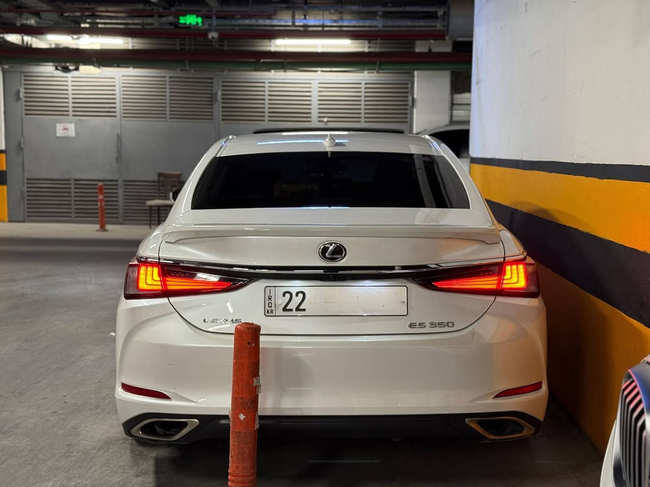 لێگزز 2023  ES350 Lexus 
وارد ئەمریکی 
سپی سەدەف
دەعامی بۆ دەعامی کەپس
کلین تایتل 
20,000 میل رۆشتووە 
سێرفس شرکە لیگزز

نرخ : خاڵێک دابنێ لە کۆمێنت بە تایبەت دێت 🤖 

زۆر بە جوان و خاوێنە ماوەتەوە 
دینار مەسرەفی تێدا نیە 

بۆ زانیاری زیاتر پەیوەندی بە خاوەنی 

***********
