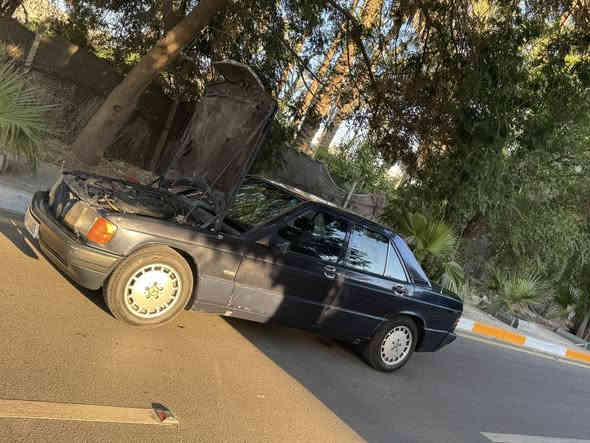 السلام عليكم ورحمة الله وبركاته مرسديس 190 بلادية قطعتين صبغ بارد جاملغ جام كهرباء سيارة جاهزة مابيهة نقص كير مكينة بلادية ستة سلندر اي استفسار *********** السعر 62 مكانهة بغداد كرادة سنوية جديدة
