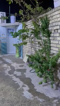 بيت ٢٠٠م واجهة ١٠ ونزال ٢٠ للبيع استقال ومطبخ وصالة وحمام وغرفتين وترك...