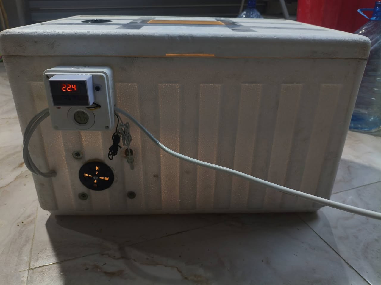 متوفر الفقاسات الفلين شغل مضبوط نسبة التفقيس حلو وممضمونة وتحكم دقيق الفقاسة تشيل كثر من 100بيضة دجاد والطلب والستفسار راسلونة على الصفحةاو على الرقام التالية ***********
0782444500
