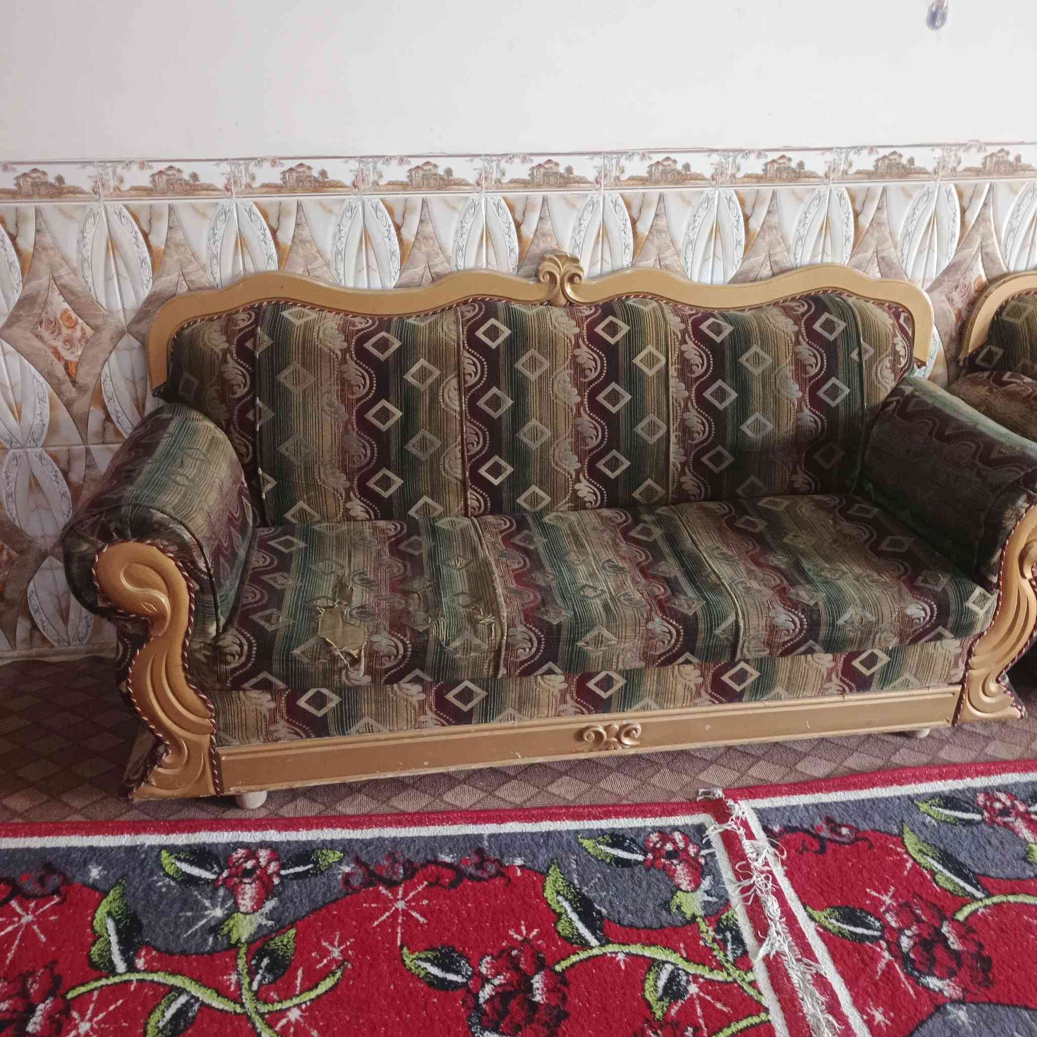 السلام عليكم قنفات للبيع ثنين كبار وثنين زغار مكاني نجف للتواصل خاص او ***********
