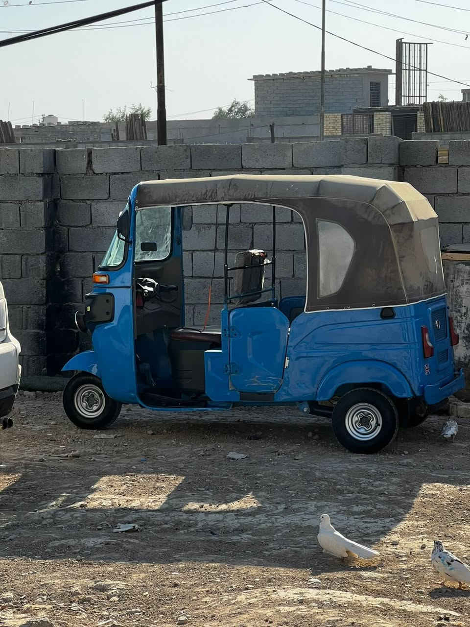 السلام عليكم تكتك موديل 2022شهر 11 مضلعه كفاله عامه تكتك نضيفه مامتعوبه احله من الصور بهواي بس دوسه معمره الباقي محرك وكشر مكفول رقم وسنويه لوحات إنكليزي تحويل ثاني يوم بسمي التكتك مكان النهروان سعر 11 مليون وبيه مجال /***********
