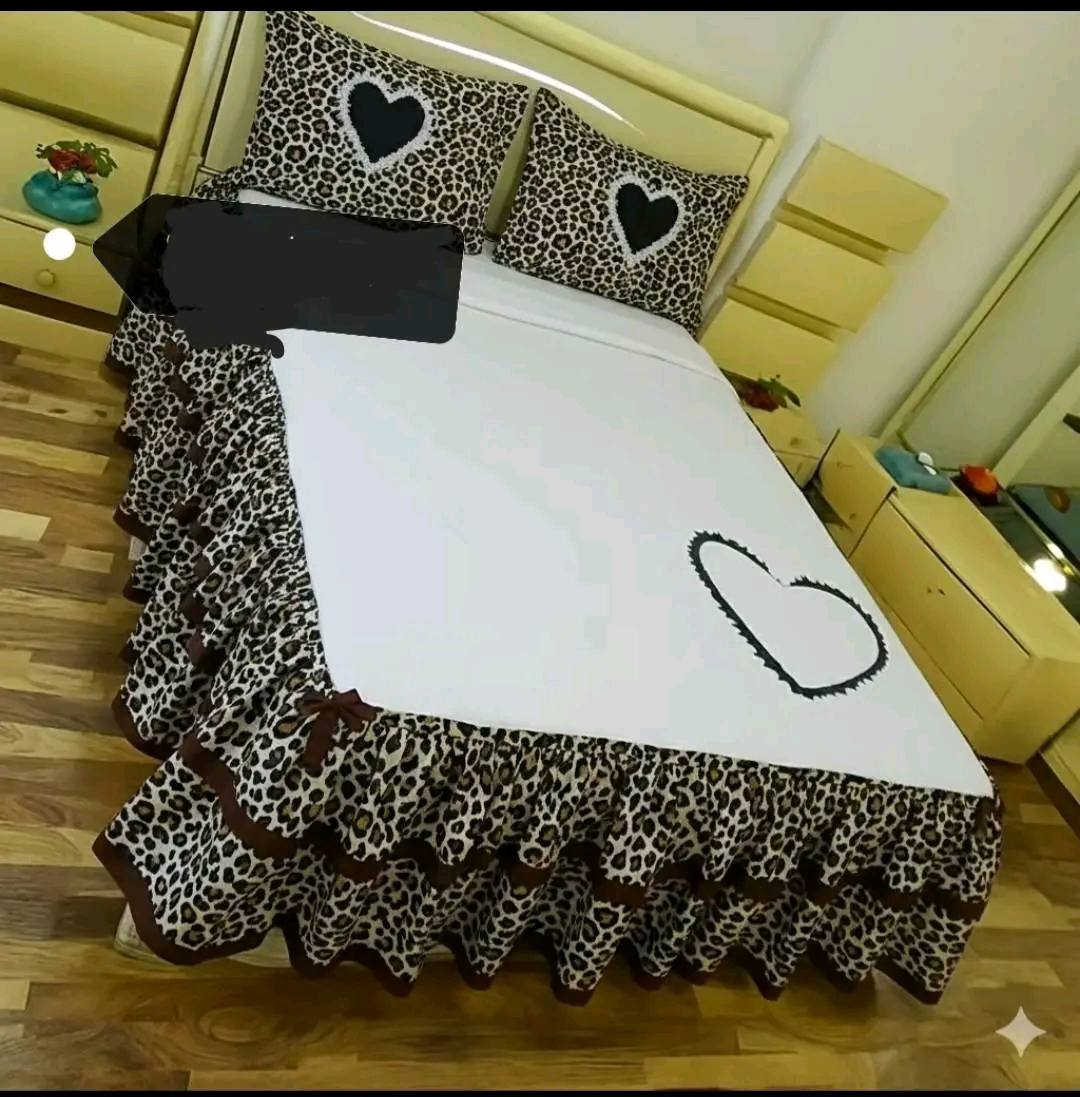 فرشات شتائيه يمنه غير الوان كله متوفره خياطه حسب طلب متوفر توصيل كافه المحافظات. الحجز على الخاص هذه رقم واتساب ***********
