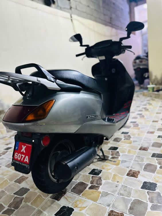 السلام عليكم دراجه سبيسي للبيع سعر 400 بيها مجال بسيط 
النضافه خير من الله الاتصال
***********  او خاص
