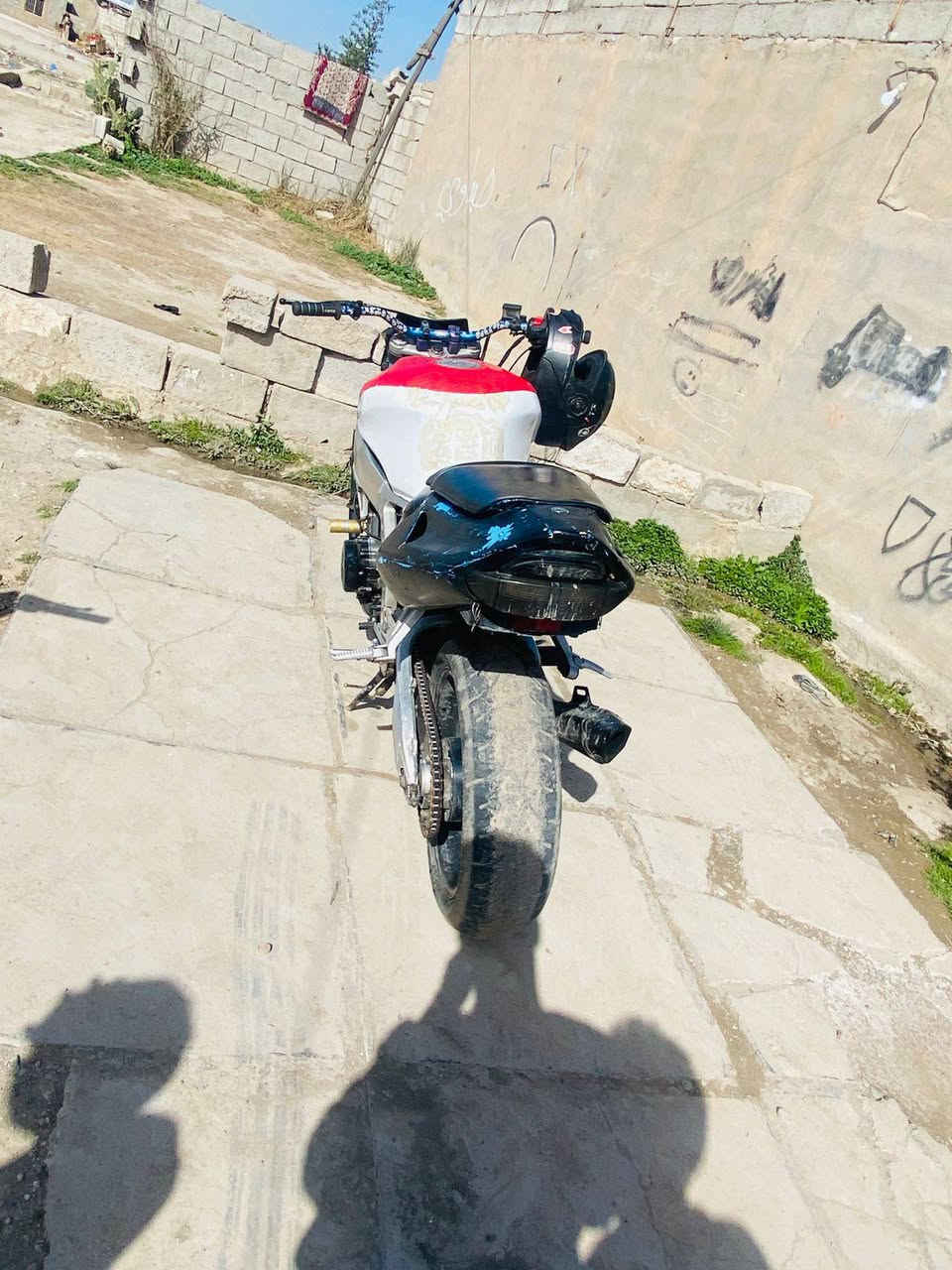 سلام عليكم بطح 919 هونده صالنصه رياضي كربون فايبر كهربائيات شرط محرك مابي عيب وراق بي سعر  مليون 100 مكاني كركوك حي العسكري رقمي *********** مراوس هم يرهم
