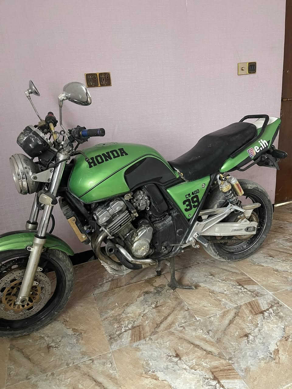 سلام عليكم
دراجه CBR 400 جيل اول 16 ولف  
دراجه طفت بيه ما اعرف شنو سبب أبيع كوم حديد لحد يدخل ويسئل شبيه ما بيه كوم حديد لا دخلت على فيتر ولا وديت دراجه على اي فيتر وكفت بيه ما اعرف شنو سبب العطل السعر 800 وبيه مجال خاص رسالني وتدلل 
العنوان ، الأنبار ، الرمادي 
هـ *********** وتساب هم
