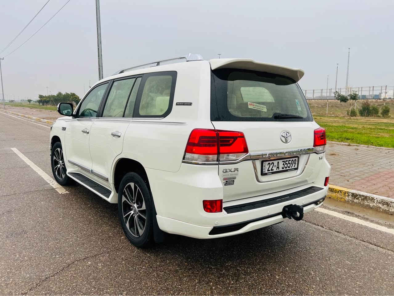 ‎لاندكروزر ٢٠١٧
‎ وايت ادشن ٦ سلندر 
‎ماشيه160
‎السياره وايت ادشن معروف
‎ مواصفاتها 
‎٨ارباك
‎٣شاشات والاماميه قلاب اصل
‎طفايه
‎سبايدر مسح وعلامه تيوتا كزاز 
‎كشنين كهرباء
‎كشنات جلد 
‎تشغيل عن بعد
‎لايت امامي اسود 
‎حساس امامي عالي و خلفي ناطق
‎دبل موس واشاير لكزز
‎بجم زنون وزراك مع تحكم بمستوى الضوء الخارجي
‎كامره خلفيه ابلادي
‎مري شفط وقلاب
ما شاء الله سيارة كلش نظيف مرتب بدون مصرف 
سياره جاهزه صدر امامي خلفي جديد مابى مصرف 
دهن كير ومكينه وفلاتر تبريد كلها جديده 
4 تايرات جديد سنويه  راقم كول جديد سنويه بسمي
بى شبر بونيت وشبر جاملغ صبغ وبدون ايرباك بدون دواخل ابشرط فحص وسونار موجود ع خاص
سعره 455واستفساراكثر خابر وتدلل***********
 ‏ملاحظة ما أجاوب على التعليقات ما متواجد عالفيس شراي خابر وتدلل
مكان سياره كركوك
‎ وتحياتي للجميع كركوك, العراق
