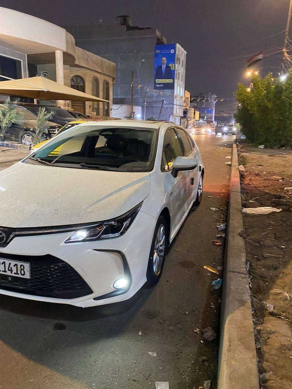 السلام عليكم
كورلا هايبرد ٢٠٢٤ للبيع فقط رجاء 
السياره كلش حلوه ومرتبه ونظيفه بعده كله محسن بس هاي الفتره حطيت عادي بسبب الازمة  
بيه رصعتين بالباب وحده سويته ووره اسبوع صارت الثانيه والله العظيم ما اعرف شلون صارن الي بالباب الصغيره سويته بارد وكحلته والثانيه وره فتره وهم ما اعرف بشنو طابكه وصارت الحمد الله على كل حال 
السياره بحاله الوكاله 
ماشيه ٣٨ الف كيلو متر
بصمه + دخول ذكي 
هاندر بريك بصمه + اوتو هولد 
رادار امامي 
سياقه اليه 
تحذير خروج عن المسار 
تبريد قطعتين 
تبريد بيانو شاشه 
شاشه ابل كار بلي + كامره خلفيه دواره 
مانع انزلاق + مود درايف + ايفو مود 
كشنات جلد 
٦ ايرباك 
حساس لايت كامل اوتو عالي وناصي. اوتو +حساس ضغط الاطار 
تحكم ستسرن كامل فول 
فتحه سقف 
اشاير بل مري 
لايت زينون + لد صباحي + اشاره لد 
بغداد حي تونس  
للاستفسار 
***********
***********
السعر ١٤٩ وبيها مجال للجادين خابري وتشلع عيوني
وكل التفاصيل بالصوره موضحه بدون اي تبديل او حادث 
متوفر واتس وفيس ايضاً
