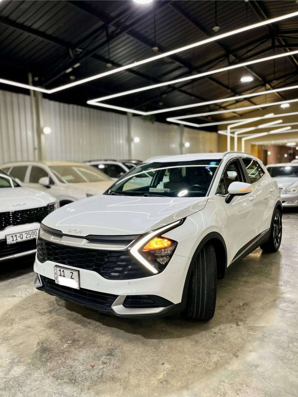 🚗 السلام علكيم للبيع او المراوس حسب القناعه   
KIA SPORTAGE 2025 
  
رقم السيارة بغداد 
  🛣️  المسافة المقطوعة      - 23,000   الف كلم فقط 
------------------------------------------------------------ 
✅ المواصفات:   
✅ الموديل: 2025
✅ الحالة: كفاله عامة من كلشي 
✅ المنشأ: وارد خليجي 
✅ المسافة المقطوعة 23,000 الف  فقط
🔹 قطعتين تبريد
🔷 مانع انزلاق
🔷وضعيات القياده Dirve mod 
🔷 هند بريك بصمه
🔷 فتحه سقف سلايد روف
🔷 داخل مخمل اوف وايت
🔷 اشاير بالمري
🔷 شاشه وسطيه تدعم car play
🔷 مثبت سرعه
🔷جنطه كهرباء 
🔷شاشه تدعم القبله 
🔷شاشه متصله 
🔷كراسي كهرباء 
🔷مداخل تايبسي+USB 
🔷جامه سايق AUTO 
🔷كراسي تدفئه
🔷 جميع اغراض السياره غير مستخدمه (عده الصيانه) (الاطار الاحتياط) 
🔷 باقي المواصفات معروفه
🔷 مع العلم السياره 4X فورويل
📍 السيارة متوفرة في بغداد - الكريعات معرض تاج الملك مقابيل كلية القانون 
📞 للأستفسار الاتصال على الرقم 
***********
