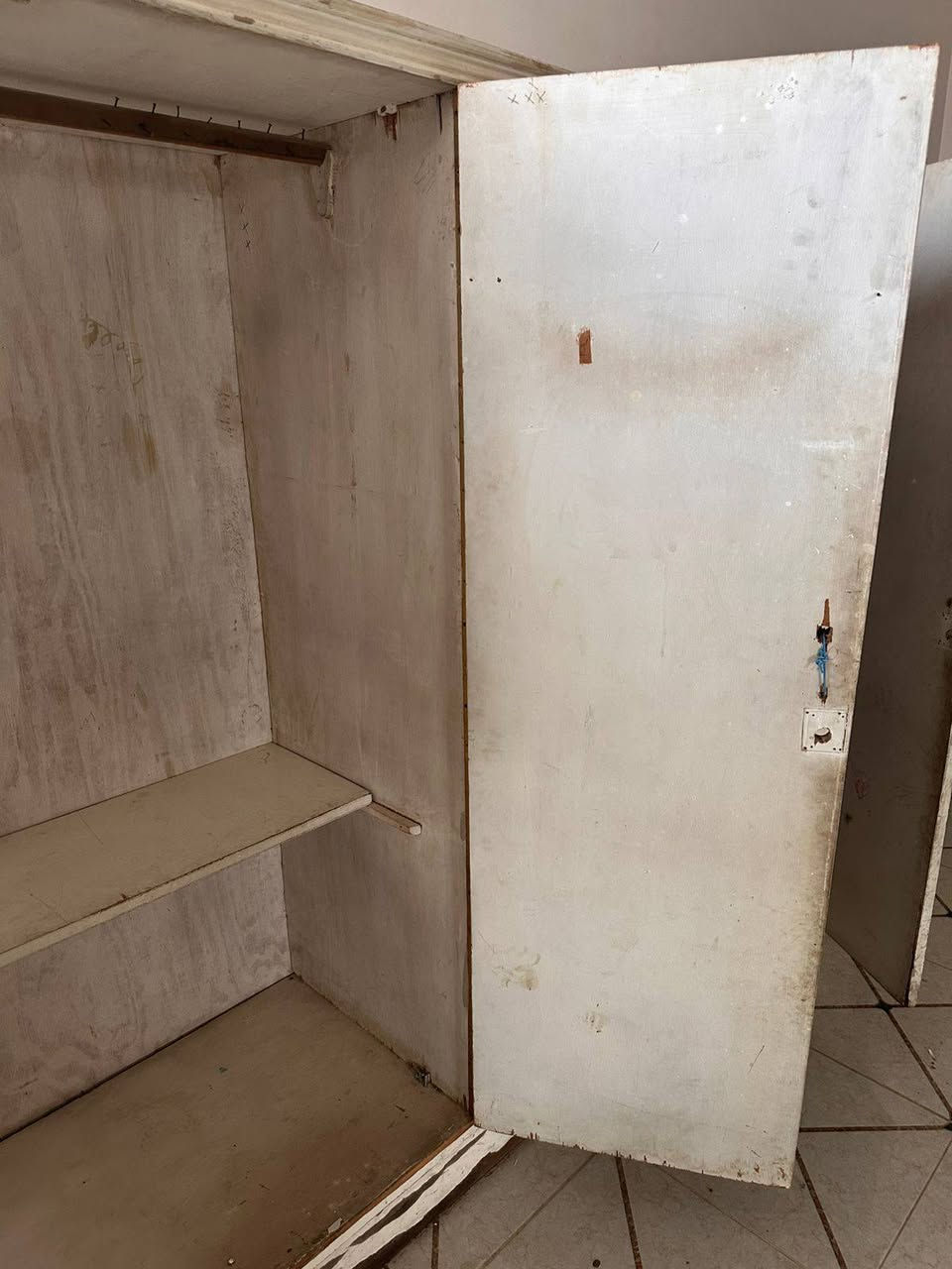 اخشاب واغراض بيت مستخدمة بسعر اخو البلاش كلهن ببيت واحد الي ياخذهن كلهن سعر جدا مناسب..


**إذا كنت صاحب هذا الإعلان وتريد حذفه لأي سبب، رجاءا أرسل رسالة إلى الدعم الفني**