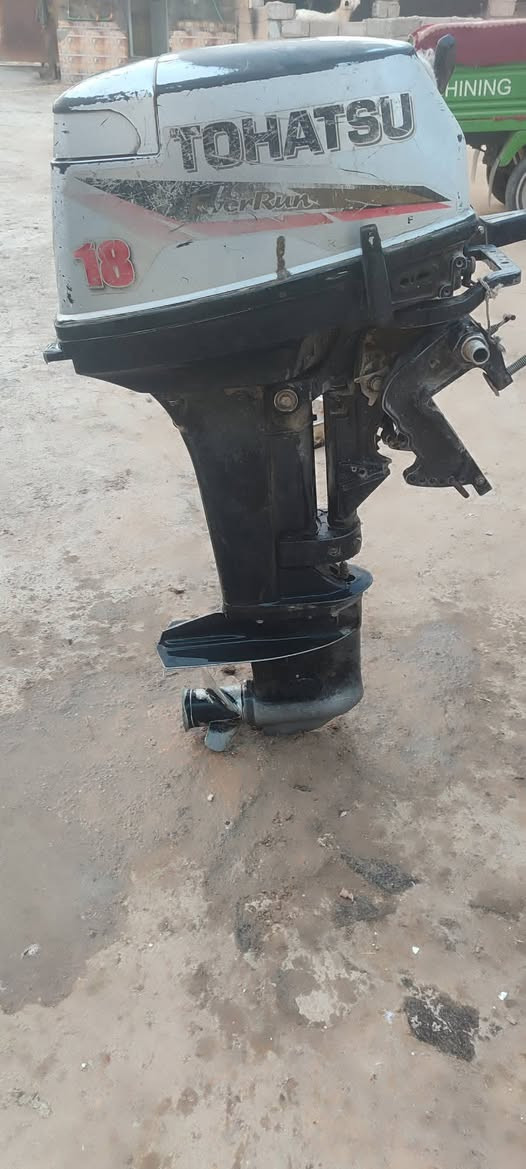 سلام عليكم مكينه للبيع ام 18 تهاستو محرك مفتوح ذيل ما مفتوح شرط نص جره السعر 550الف المكان البصرة الدير الشراي يتصل ***********رقم بي وتساب
