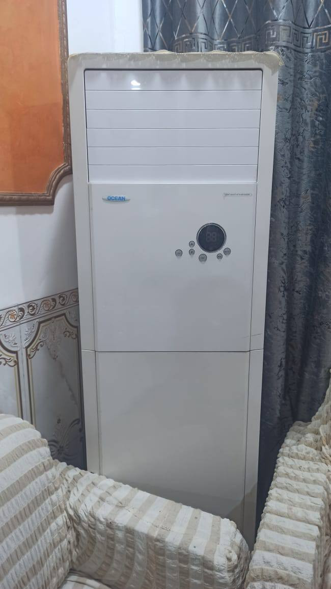 البيع البيع
سبلت عمودي نضيف البيع 
السعر على الخاص  واتساب ***********
