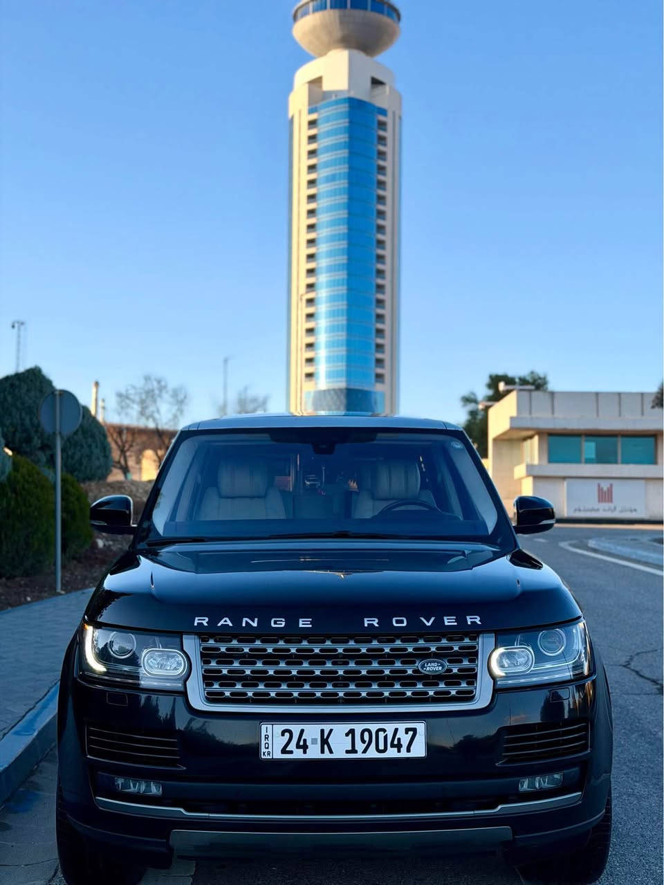 Range Rover Voge   2017 autobiography

خليجي شريكه سردار زمان دولي بصمتين موجود

سيارة اسود  سقف  رصاصي بلادي

ملاحظه:سياره من شريكه ايدوحده بشرط احلي من صور اذا مجان هيج اطيك مصروفك سياره كلش جديد

سعر مناسب ماكو نظافه بي هيج سعر ٣٤٨ بلاش بلاش ورقه مجال

❌سياره بدون صبوغ بدون تبديل بدون رصعه بدون شخت ❌بشرت حتي دعميات بشرت مابيها صبغ 
 
فول مواصفات

رانج روفر فوك  
 موديل 2017 
ماشيه 120 الف كم 
محرك ٨ سلنر سوبر جارج اقوه محرك مكفوله كفاله
-----------------------------
مواصفات 
بانوراما
سترين تحكم
داخل  جلد كريمي داخل جديد 100/100   
كشنات جلد كهرباء و خزن
كشن تدفئه تبريد
دواخل ليد ٨ الون
مراية رادار
صندق شفت
٥كاميرا
بصمه
كير اوتوماتيك و عادي و سبورت
اربع نضام دفع رباعي
دبلات جبريس حسب رغبه تريد سياره عاليه وناصيه
بريك بصمه 
_________________________________________
كير و محرك بشرط مابي اي نواقص تبريد تاقم صدر كله بشرت ترايى حتي بصره  دينار مابيها مصرف

سياره رقم دهوك بي اسمي سنوي رقم  جديد تحويل بشرت
____________________________________

سعر  ٣٤٨ مجال بسيط ما كو هيجي بالسوق 

مكان سياره سليمانيه

***********
***********

************************************************
Range Rover Voge 

نرخى مناسب بلاش   ٣٤٨ ورقه مجال بسيط 
سەیارەکە ڕەشی سەقف ڕەساسی بیلاد 
  تيبيني : سه ياره له سه ر ده قى شه ريكه ى ماوه ته وه هيج شتيكى ده ستكارى نه كراوه هه موو بيلاديه سه ياره كه له ره سمه كان جوانتره 

مه كينه ى ٨ بستونى سوبره جارج  
 
موصفات فول 

سلايد
سلاجه
120 هه زار كم روشتووه
كوشن هيتر
كوشن جلدو ناو كريمى داخلى ١٠٠/١٠٠   
كوشن كاره باو خه زن 
سندوق شفت
ناو ليد و ٨ ره نك
شاشه
 ٥كاميرا
ده بله كانى جوبه به رزو نزم ٣ موده
سوكان فوليوم 
گير ئوتوماتيك و عادى و سبورت
موصفاتى ره نج مه عروفه .......
_______________________________________
گيرو مه كينه ى به شه رت يه ك خه له لى تيانيه بى نو قسانيه ته بريد تاقم بيش به شه رت تاقم تايه و ويلى شه ريكه تازه يه يه

سه ياره كه ره قه م دهوكه ته حويل و وكاله ى به شه رته سه نه وى ره قه مى تازه يه  تا ٢٠٣٠ به ناوى خومانه
______________________________________
بى بوياغ بى كرانه و بى سارد ده عمى بو ده عمى به شه رت قه تره بوياغى نيه ته نانه ت ده عميه كانيشى بوياغ نيه به شه رت

سعرى  ٣٤٨   ورقه و مجاليكى كه م 

***********
*********** السليمانية, العراق
