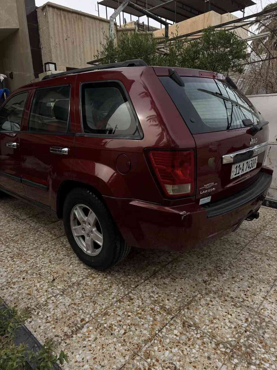 السلام عليكم جيب لاريدو 2008صبغ تحت الترايش ابواب فقط محرك جيد كير اتو جيد تخم تاير رقم بغداد الجديد بسمي تبريد شغال كشن كهرباء السيارة نظيفه جدا السعر ١٠٠ورقه وبيها مجال بيع أو مراوس واي استفسار هذا رقمي ***********العنوان بغداد اليرموك

