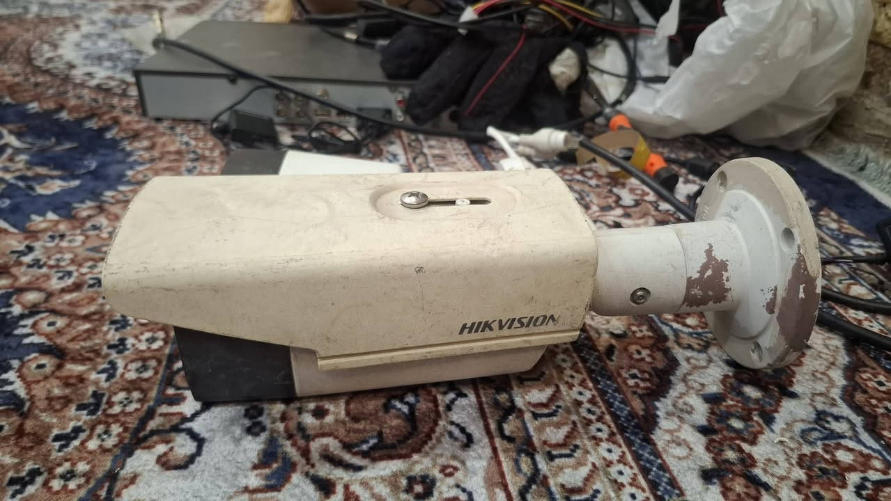 كامرتين ايبي بس وحده مقطوعه فيشه يعني متشتغل


**إذا كنت صاحب هذا الإعلان وتريد حذفه لأي سبب، رجاءا أرسل رسالة إلى الدعم الفني**