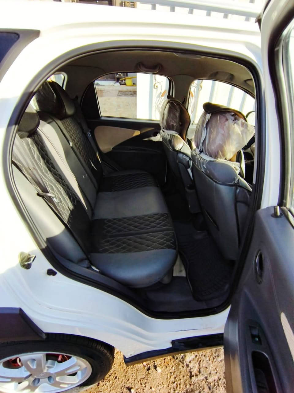 موديل ٢١٠٤ رقم واسط موجوده بغداد بيها صبغ بالباب الي بجانب السايق عطل بالتبريد والباقي كلها تمام للاستفسار *********** بغداد, العراق
