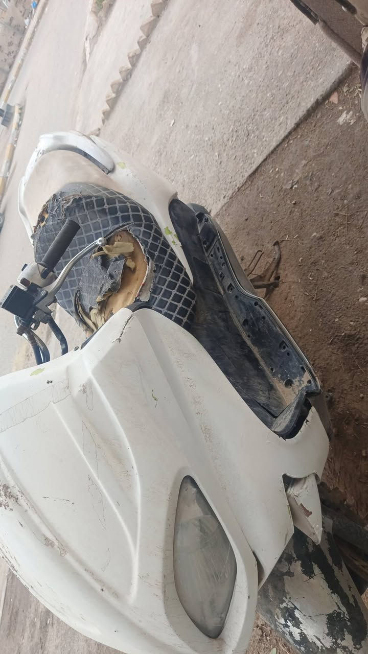 سلام عليكم شباب
 دراجه عطله كهربائيات 
اريد ابعيه كوم حديد 
مكان 📍ناصرية 
واتساب ***********
