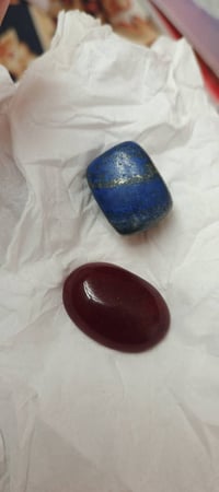 احجار كريمة • للبيع