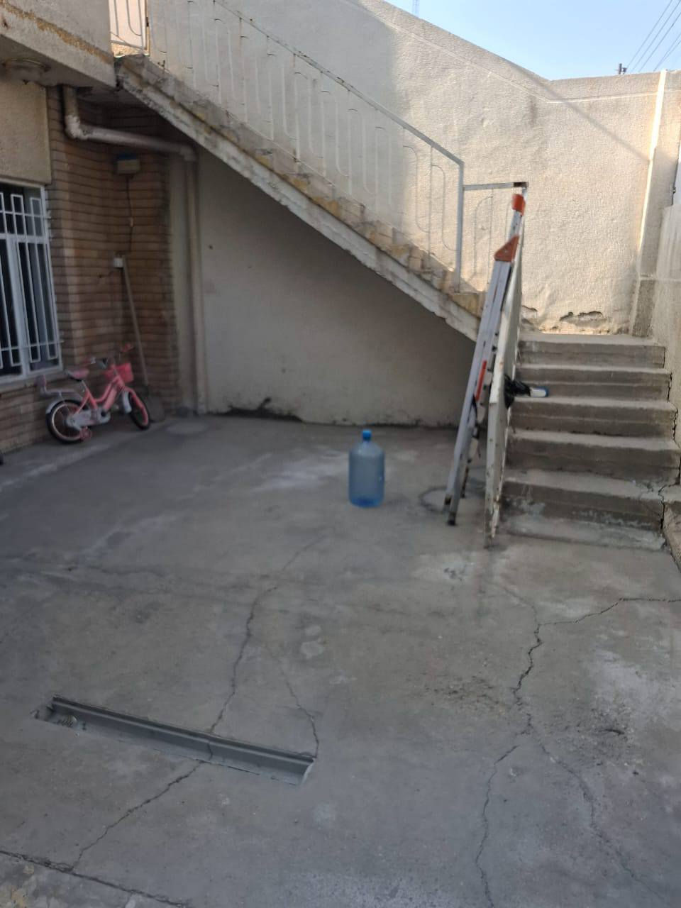 دار للبيع المساحة 150 الواجهه 7.5 النزال 20
ثلاثه طوابق الامين رئاسة المعلمين قرب جامع احمد النقيب باسم شخص واحد السعر 250 وقابل للتفاوض للاستفسار ***********
