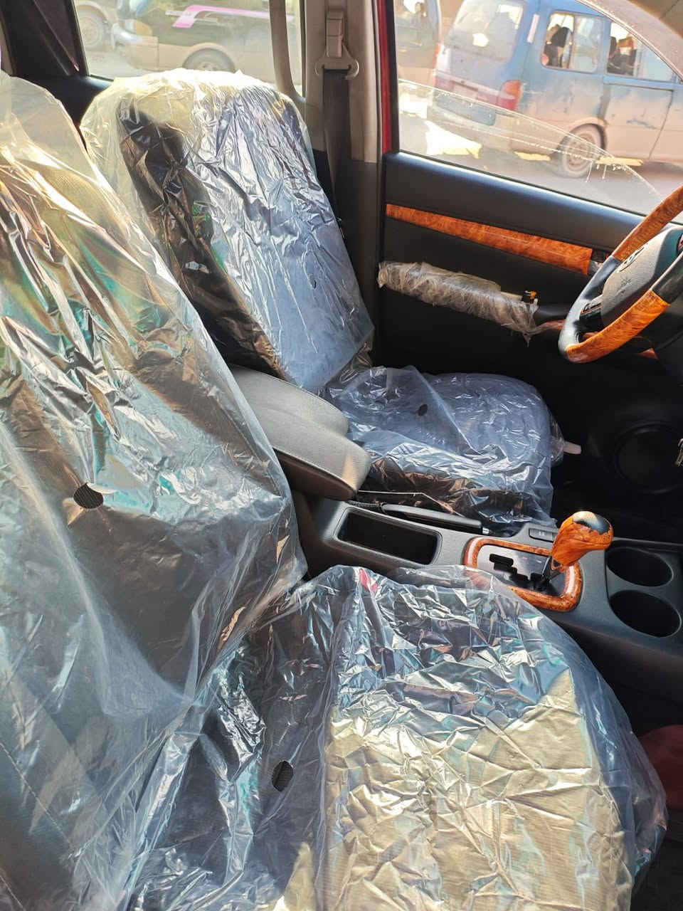 سلام عليكم عندي سياره البيع بيكم تو ويل موديل2017 سياره اوتوماتيك 
كاز ماشيه ٣٠٠ألف مكفول كفاله عامه رقم أربيل سياره جديده وحلوه عنوان بصرة حمدان ولشراي يتصل على ***********
 .السعر 205 البصرة, العراق
