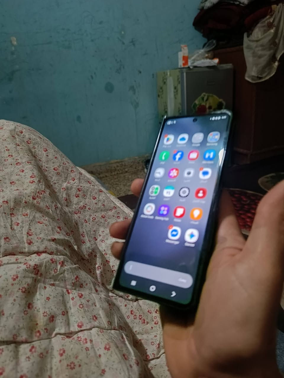 فولد 5 شرق اوسط الشاشه الكبيره ما تشتغل بس الباقي مكفول السعر 300 مكاني بغداد ***********
