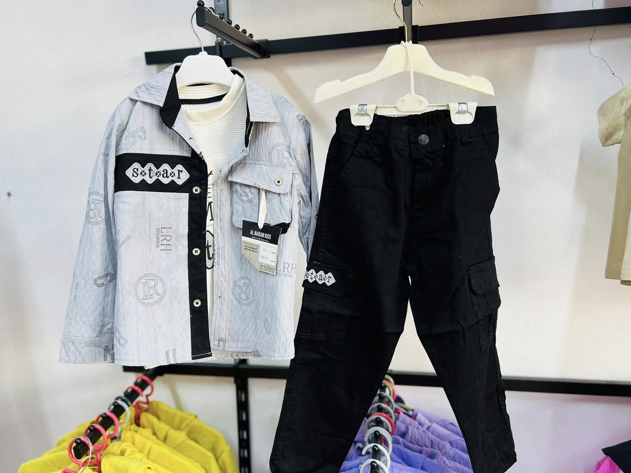 السلام عليكم 
زبائننا الكرام 🌙رمضان مباركة عليكم 🌙
تم وصول بدلات الولادي بااحدث الماركات 
القياس من سنة إلى 12سنة

العنوان 📍ناحية القيارة سوق الملابس فرع المنزلية مجاور بيت الأمل وتحطيم الأسعار.

يوجد خدمة توصيل داخل وخارج ناحية القيارة 🛵


**إذا كنت صاحب هذا الإعلان وتريد حذفه لأي سبب، رجاءا أرسل رسالة إلى الدعم الفني**