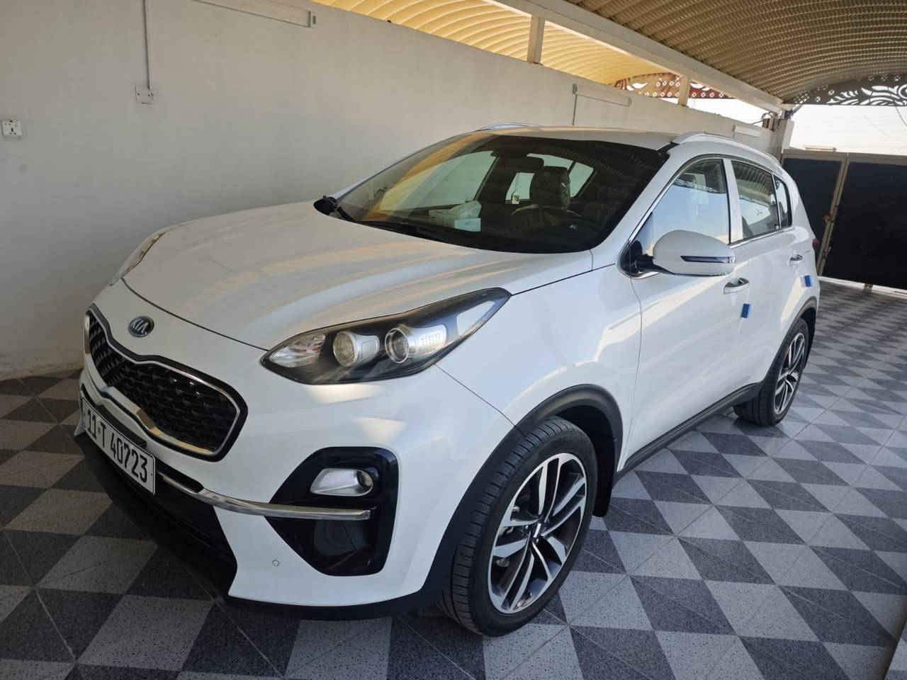 كيا سبورتج 2019 شكل 21 خليجي كفالة من تبديل وصبغ
رقم بغداد 
تحكم ستيرن + قفل سرعة 
حساس امامي + خلفي 
مري شفط + ويل كروم 
كشنات جلد 
داخل بيجي + قمارة سوده 
مود درايف انضمه قيادة 
لايت عدسة+ لد نهاري 
ملاحظة بيها فقط 4 اصابع بارد جوة قبق البانزين 
السعر 195 وبيها مجال 
عنواني بغداد التاجي 
***********
