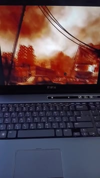 كور i7 • ٢٥٦ جيجا SSD • شاشة ١٧ بوصة