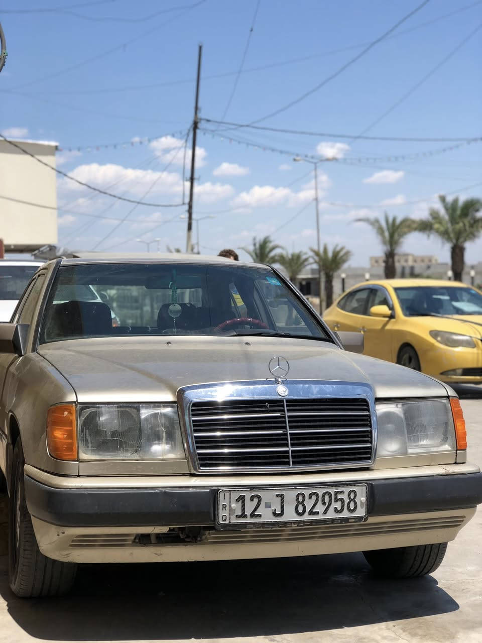 السلام عليكم
مرسيدس دب 

موديل 1986 بل سنويه اصل 1987

قفل مركزي

سلايت 

اريل كهرب 

كشرها نضيف 

ويلاه جدد

قواعد الدبلات سليمه

سياره جاهزه ما تصرف عليها برغي 

السعر 50 وبيها مجال للطيبين والشراي

للتواصل *********** بي واتس
