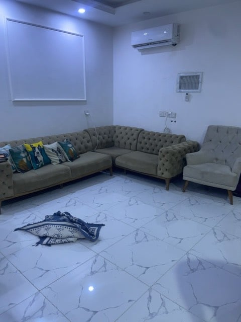 قنفات حرف L مستعمل للبيع في هفلان التواصل علئ الرقم ***********
