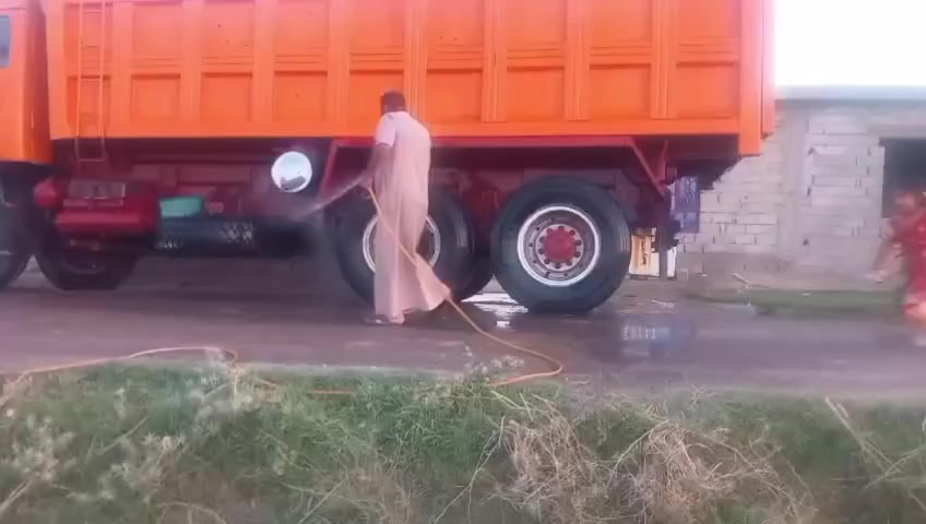 سلام عليكم البي موديل ٨٥ مكينه ٢٥ لا صرف ولا تبخير كير ١٦٠ برميل مجموعه جيف شاصي ابلدي مامطول تخم تاير سنويه ماصاقطه بسمي تحويل ثاني يوم رقم الأنبار رقم الموبايل *********** السعر ٣٨٠ ورقه
