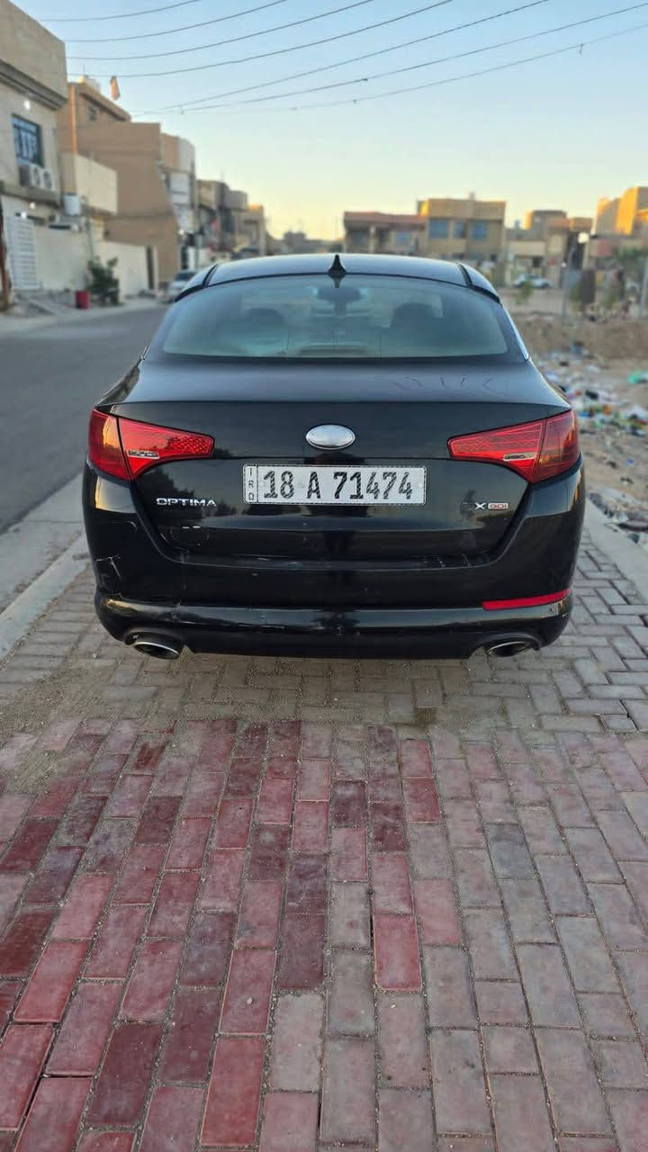 السلام عليكم
كيا اوبتيما موديل 2013امريكيه طابه كلين 
وبلعراق نصبغ لبنيد فقط ولباقي كله مكفول 
تبريد ثلج تدفئه حداديه تخم تاير السياره جاهزه للخير 
السعر 98وبيه مجال قليل حك الجيه 
مكاني كربلاء***********

