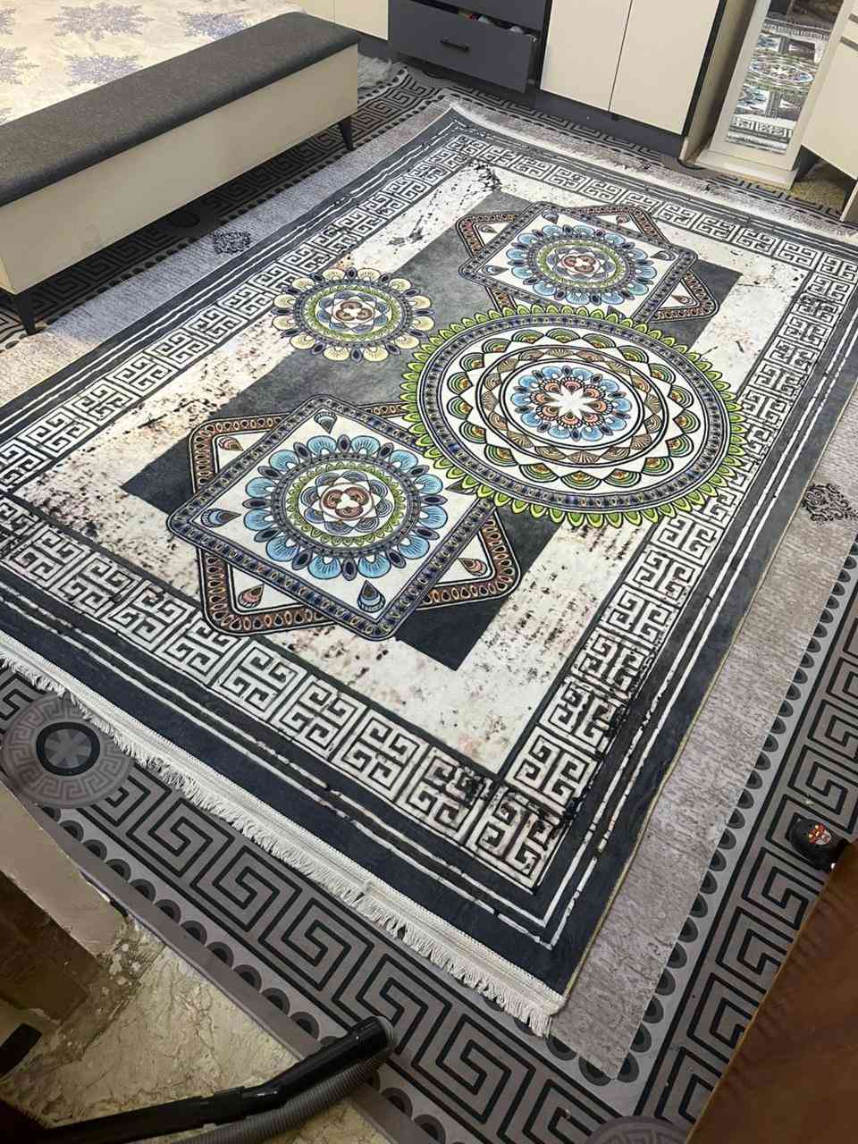 جربايه سعرها 150 مفرش ب 40 عشر مقاعد العربانه مال طفل 75 السعوديه 35 طول ثلاثه والعرض اثنين ونص جديده كلش***********
