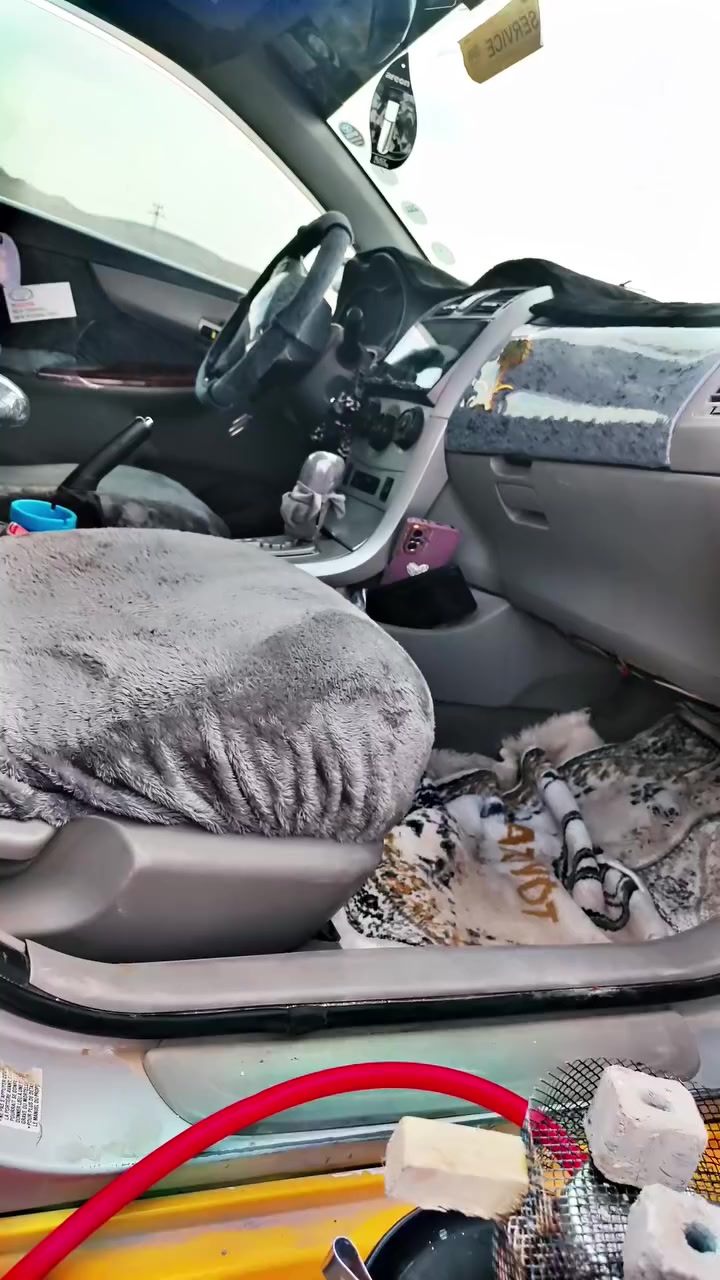 س ع 
كورلا موديل 2010 كندي 
رقم جديد سنويه جديده بطاقه بانزين بيه 
سياره شادله محرك 19 صار شهر 
ضرره ابيع حزام شرط لا سقف لا تكمه 
لاتراسلني تكول شبيه مابيه اني ابيعه حزام 
سعره 92 وبي مجال ومراوس اب خصوصي اذا اكو فرق موجود 
***********
