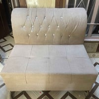ديوان نضيف ٤ قطع ١٢٥ وبي مجال شراي يراسل خاص او يتصل 07858180043