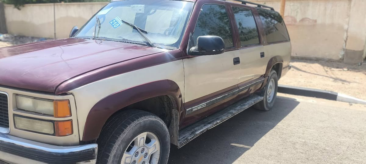 السلام عليكم جمس للبيع موديل 95 
مداور ثاني يوم
كير 700 كلش نظيف
مكينه بيها كازكيت
حداده 100/100
سياره تمشي وصافيه 
تبريد مابيها عطلان
السعر 25 وبيه مجال قليل 
الاستفسار ***********
