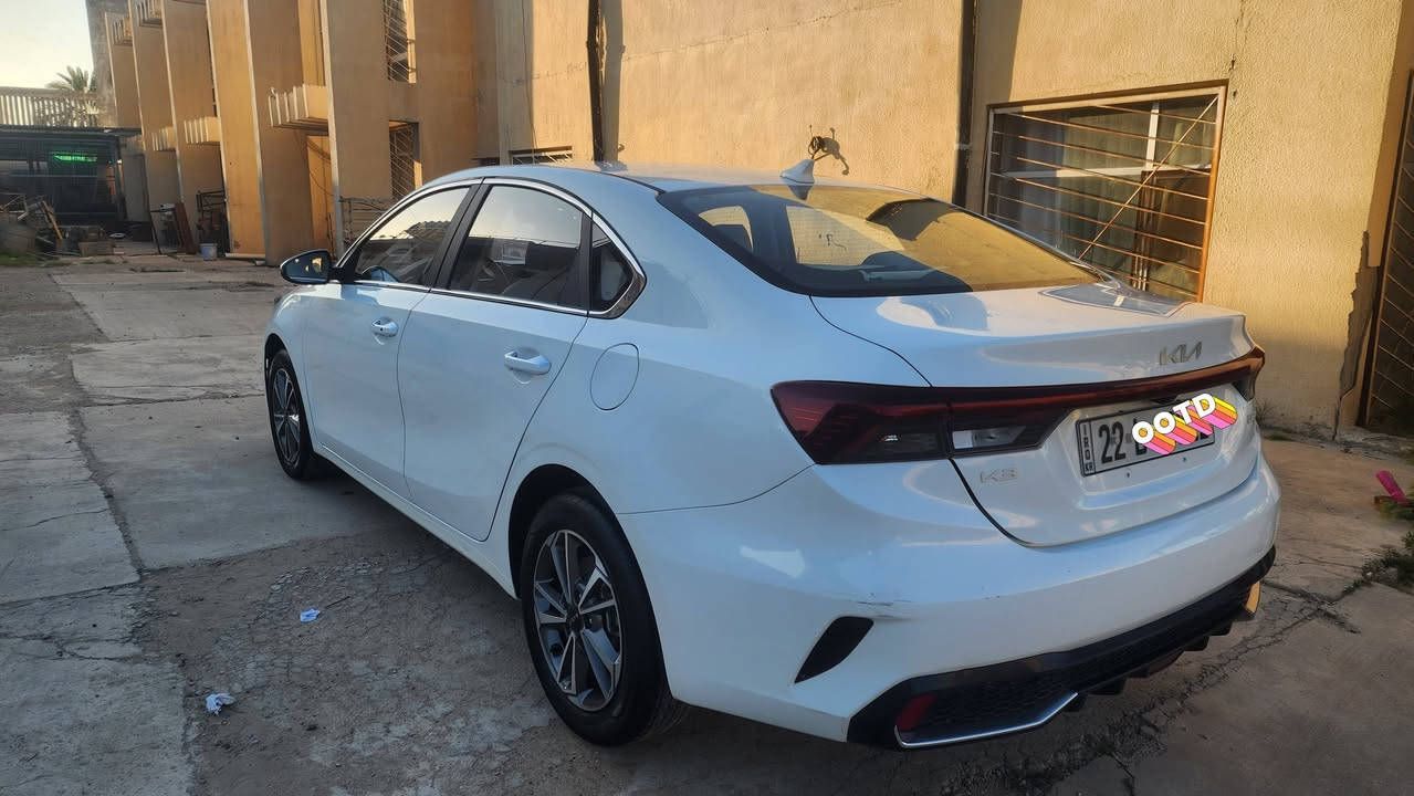 السلام عليكم K3للبيع موديل 22 سيارة مكفوله بس بيه ملاحظات ماشي 30الف تريد وكاله او تحويل سعر 130 وبيه مجال بصيط شراي يتصل على رقم *********** مكان بغداد
