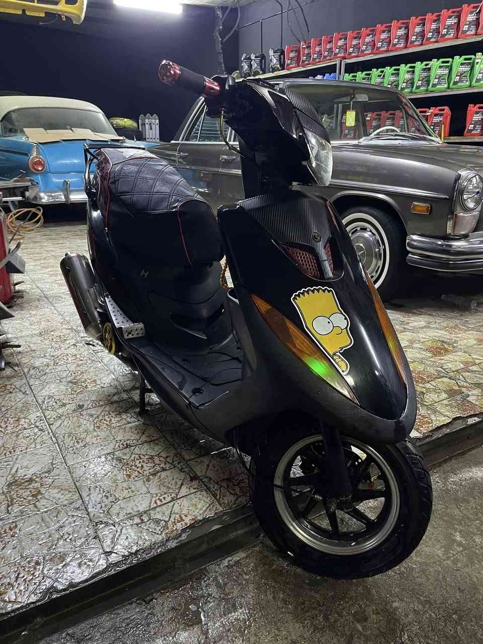 للبيع الدراجه شوفت عينك ما مفتوحه مكينته تخبل مكان الدراجه ابو غرق مناقصه شي تجي تعجبك تشلع عيوني وتأخذه سعره ٧٥٠ وبيه مجال للطيبين مم متوحد فيس فقط رقم  ‏‪***********‬‏
