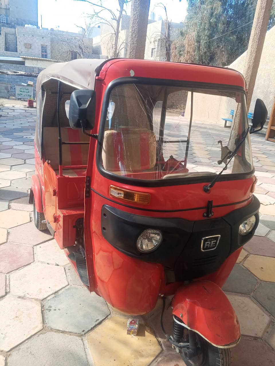 السلام عليكم تكتك 2022شهر 11تكتك نضيفه محرك مكفول ما ملموس والكشر نفس الشي لا حار ولا بارد بس شخوط بيهه زلوغ خفيفات مكفوله من كلشي مرقمه لوحه وسنويه  تكتك ما طالعه بل شارع صار سنه تقريبن مضمومه نضيفه كلش سعرهه 8500قفل مكان البياع تقاطع درويش المعالف ما اجاوب خاص هاذه الرقم اليحب يتصل ‏‪***********‬‏
