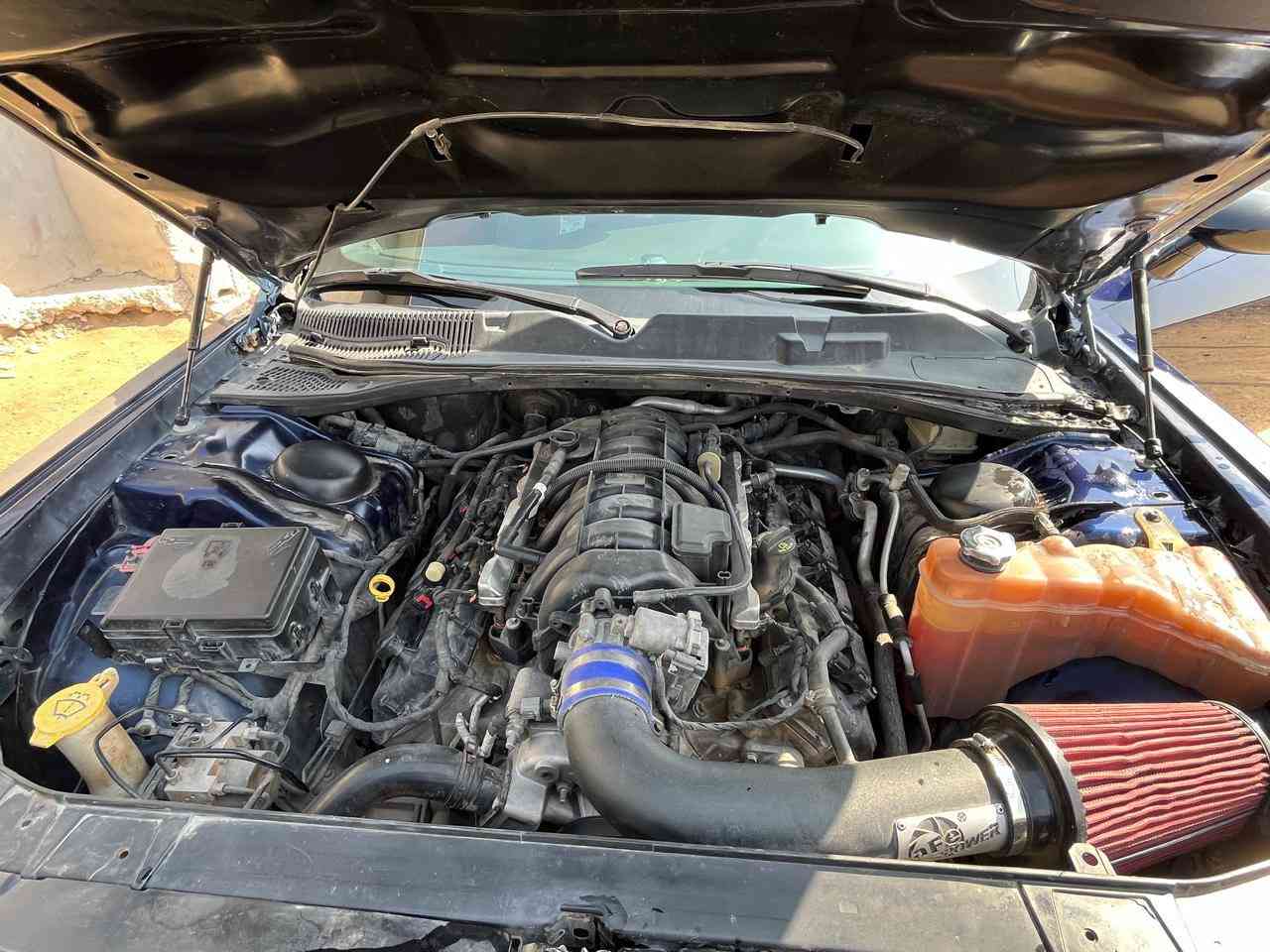 السلام عليكم 
جالنجر موديل 2017محرك 5700 بدون دواخل فقط صبغ 
السعر 165وبيه مجال عنوان بغداد 
رقم موبايل ***********
