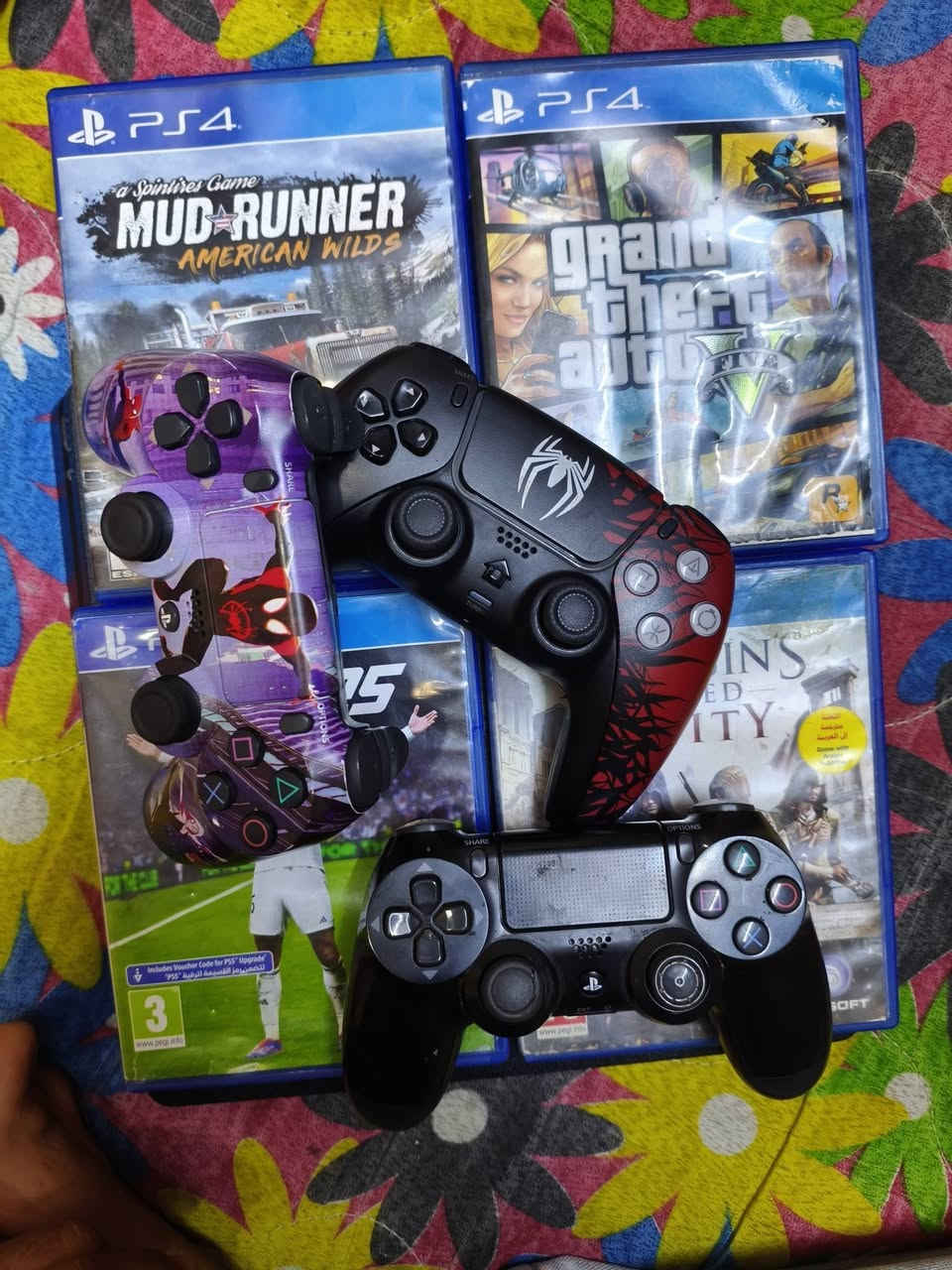 سلام وعليكم بلي 4 سلم الجاهز حديد ما مفتوح كارتونه وية وية طوبة شتريته 45  او درايفر شتريته 25 او محكه شاحنات35 وهاي الحرب شتريته 30 مترجمه بل عربي وية يدة مال بلي 5 اشتريته اب 40 او يدة اصلية او يدة عادية يغني 4 اقراص او 3 يدات مكاني معقل قرب مغتسل البله سعر 275  يعني بس الغراض مشتريهن اب 175كله جديد ***********
