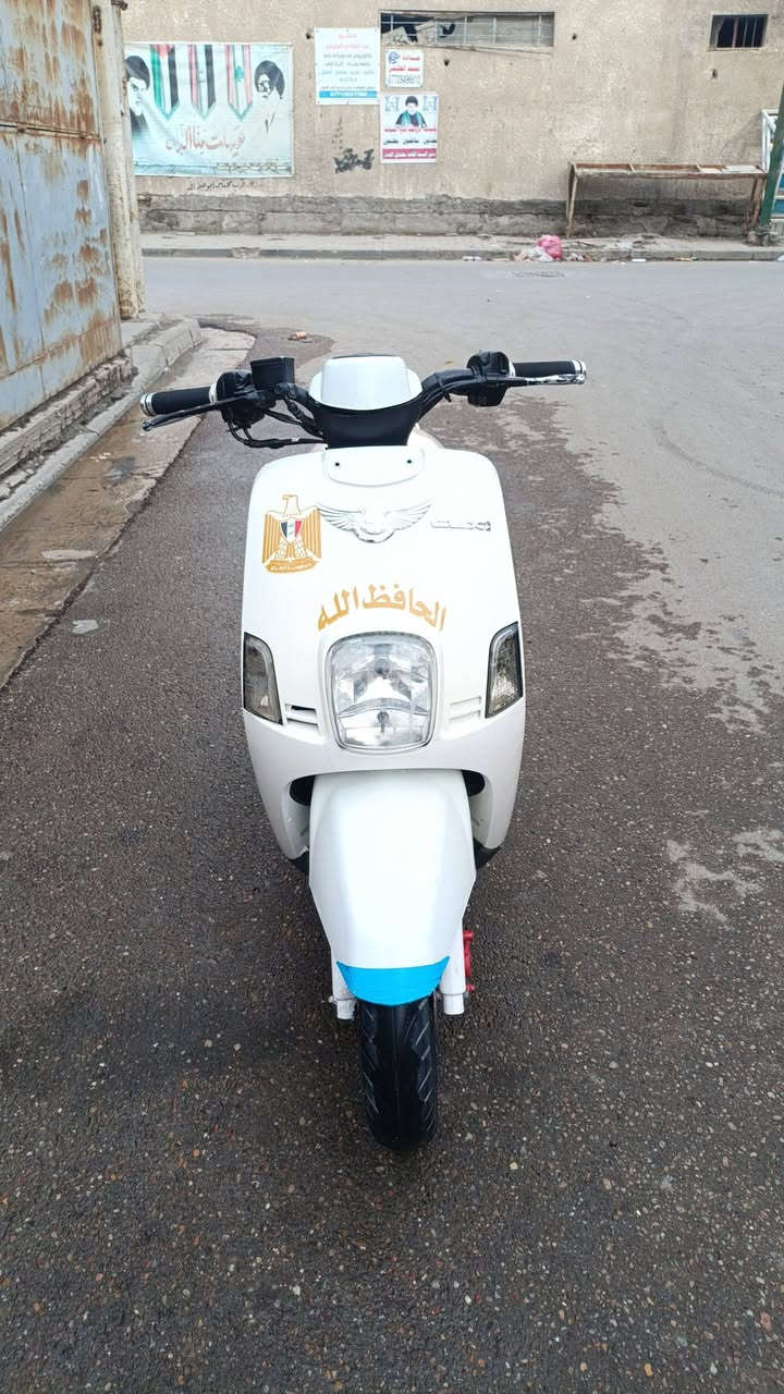 نوزل فول واحد علة واحد
مكينه برغي ما مفتوح 
مصاله هواي من نازله 
من رمبه دراجه فول دبل زنون 
كهربايات شغاله باتري جديد سلف نكره شوكت
 متجي نكره سلف كفرات نضيفه مثل مشوف بس الساعه
 مال كيلو متر واكفه يردله تصليه ولة بقيه كله شغال وكاملة
 مابيه اي نقص بانزين عادي مكان بغداد المشتل 
***********
