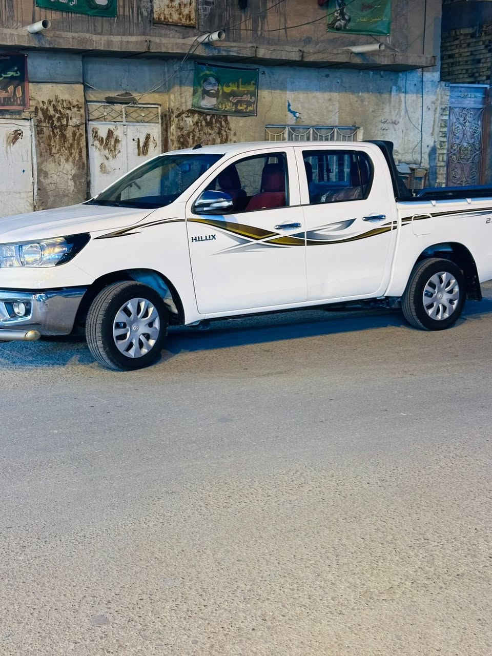 تيوتا هايلوكس 17 كير عادي غير مكفوله رقم اربيل ماشيه85الف حقيقي         ***********السعر 185وبيها مجال
