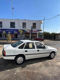 ڤیکترا • ١٩٩١ • مكينة ١.٦