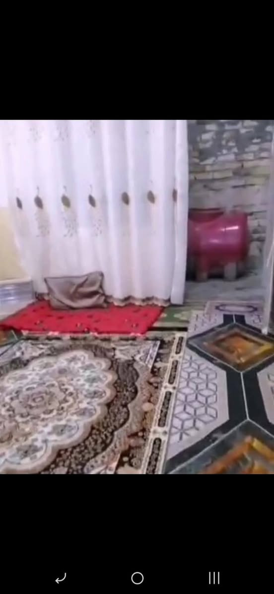 بيع مستعجل
دار للبيع مساحه50متر
ك مكان مكانه مرتب وسكني
في كربلاء الحر منطقة سواده قريب مدرسة الحسام 
نوع العقار سند 25 قرار محكمه المكاتبه ويا ابو الكاع الاصلي
 السعر 18وبي مجال
 بناء بلوك سكفه سندويش بي رباط 
يحتوي على غرفه واستقبال وحمام داخل الغرفه +مطبخ بلوجه جبير +منور على لغرفه
+ طارمه زغيرة +صحيات خارجيه حتى لو  مراوس بقطعه.
للتواصل والاستفسار ارجو مراسلتنا واتساب  *********** 
نحيطكم علماً لانستقبل الاتصالات المباشرة راسلنا واتساب وتدلل
