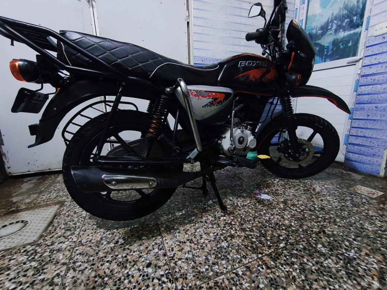 السلام عليكم دراجه بوكسر للبيع موديل 23 سنويه بغداد  بأسمي بس ما جايب لوحات السعر 2300 للتواصل *********** العنوان بغداد الحسينيه مال راشديه#
